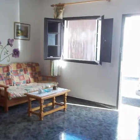 Sleeps 3 Wifi Apartment